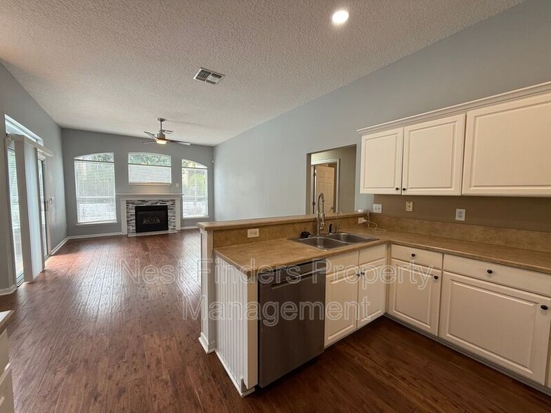 Building Photo - 1319 N Kyle Way