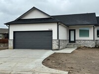 Building Photo - 1120 N Broadview Ln