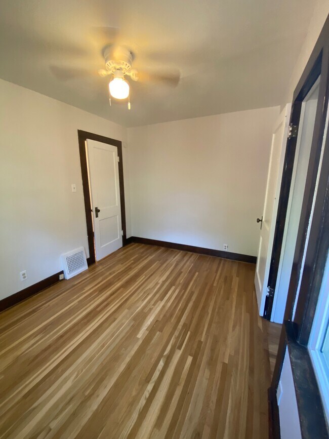 Building Photo - 335 E Elizabeth St