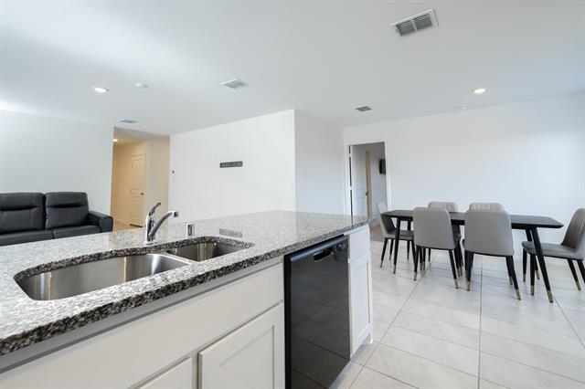 Building Photo - 1799 Courage Crk