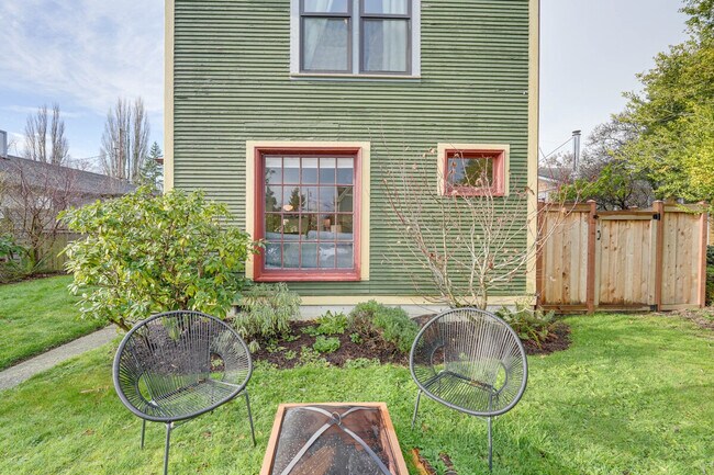 Building Photo - 2323 Elizabeth St