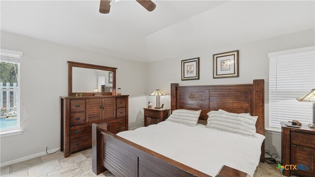 Building Photo - 19 Pebblebrook Ln