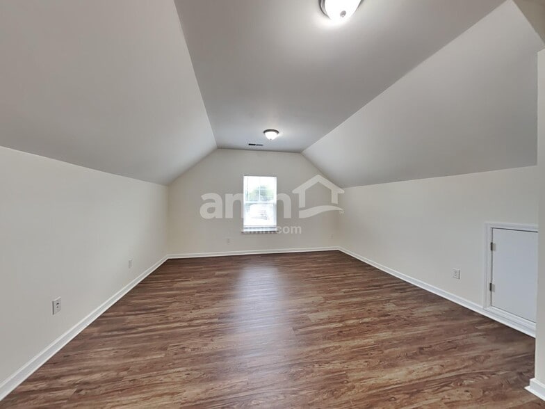 Building Photo - 304 San Anselmo St