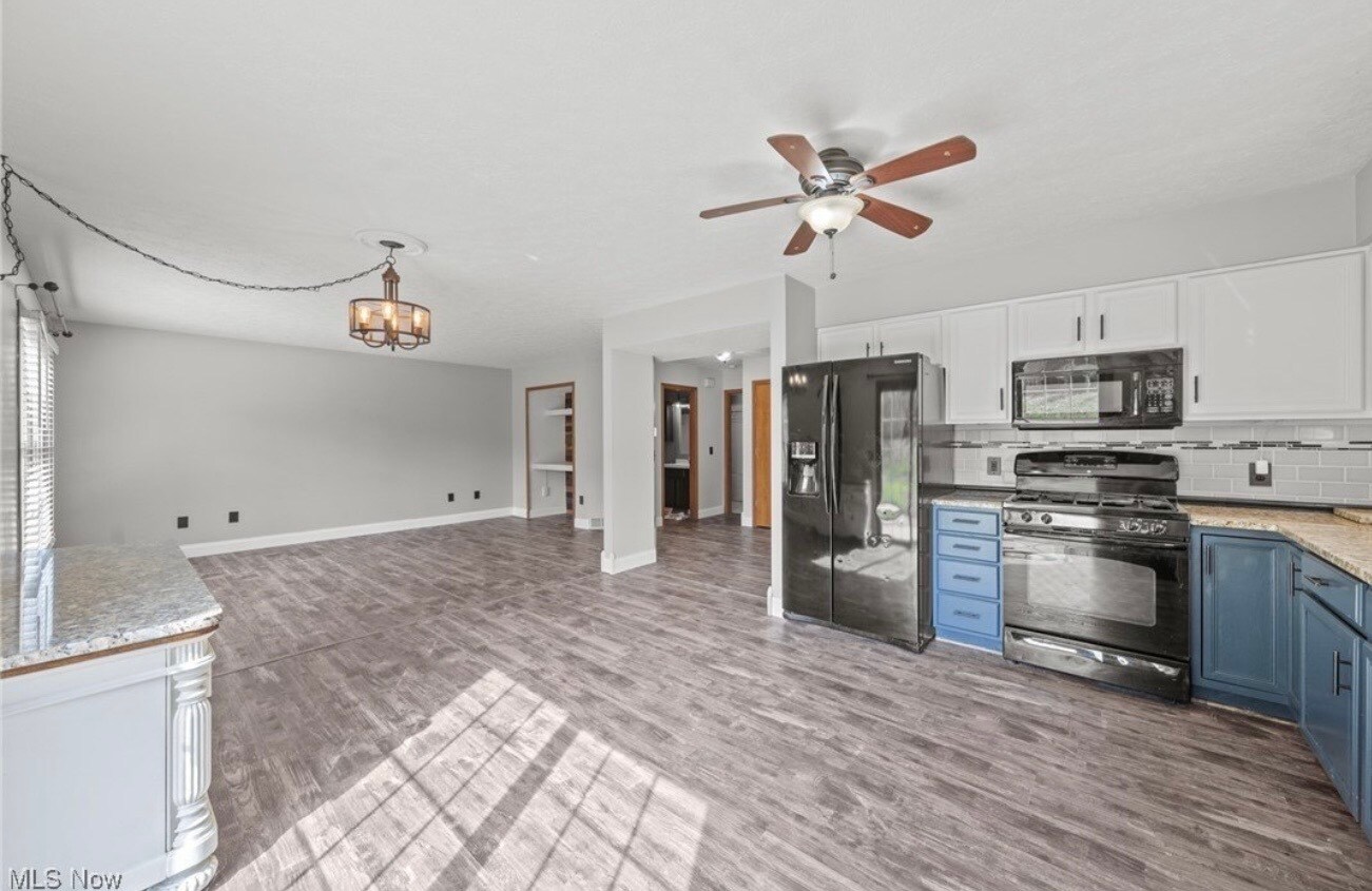 Building Photo - 430 Charleton Dr