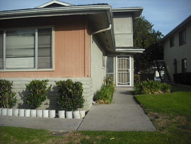 Building Photo - 659 Halyard St