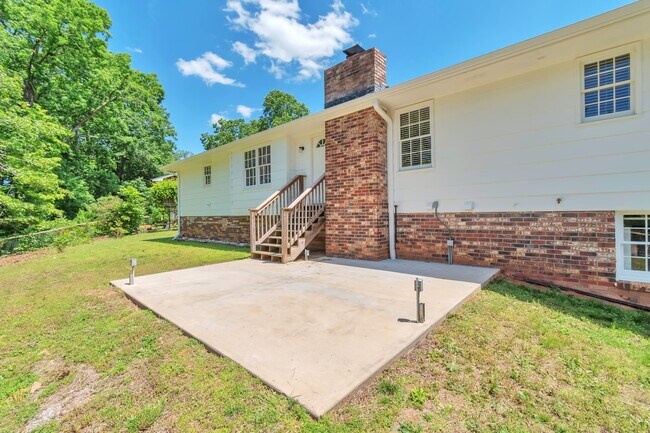 Building Photo - 4325 Keenan Ct NE