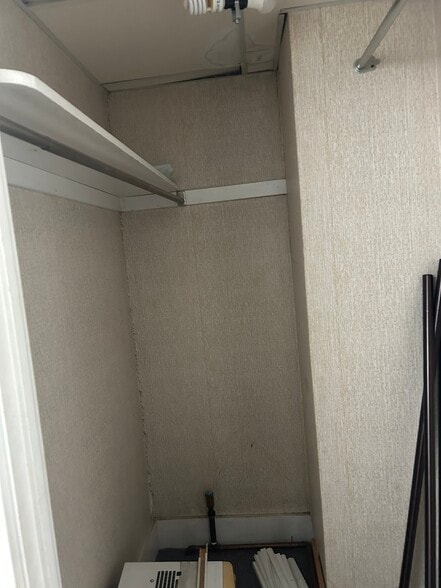 Building Photo - 138 N Main St