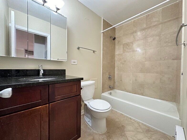 Building Photo - 4180 N Marine Dr