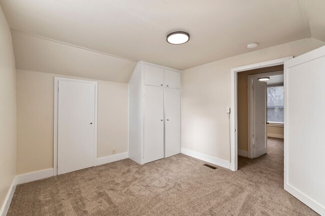 Building Photo - 3 Bedroom 1 Bathroom home in the North End