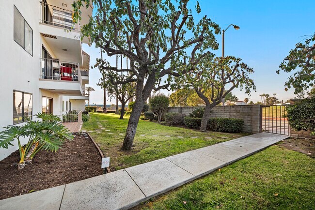 Building Photo - 2501 S El Camino Real