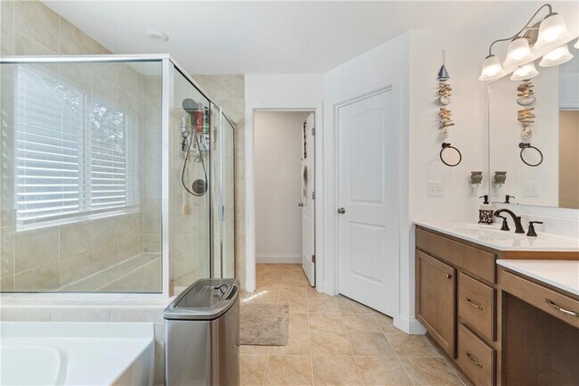 Building Photo - 8110 Scenic Ridge Wy