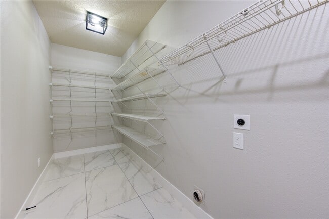 Building Photo - 6323 Richland Hills Dr