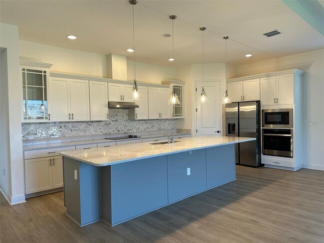 Building Photo - 15095 Mayberry Dr
