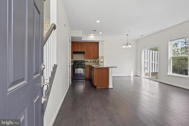Building Photo - 12807 Lotte Dr