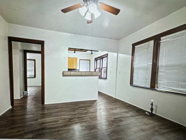 Building Photo - 314 N Longwood St