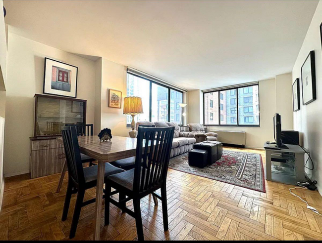 Building Photo - 62 W 62nd St