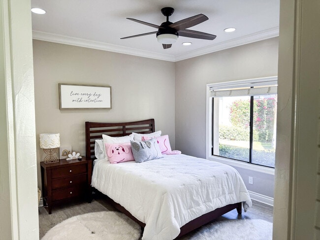 Building Photo - 54974 Oak-Tree