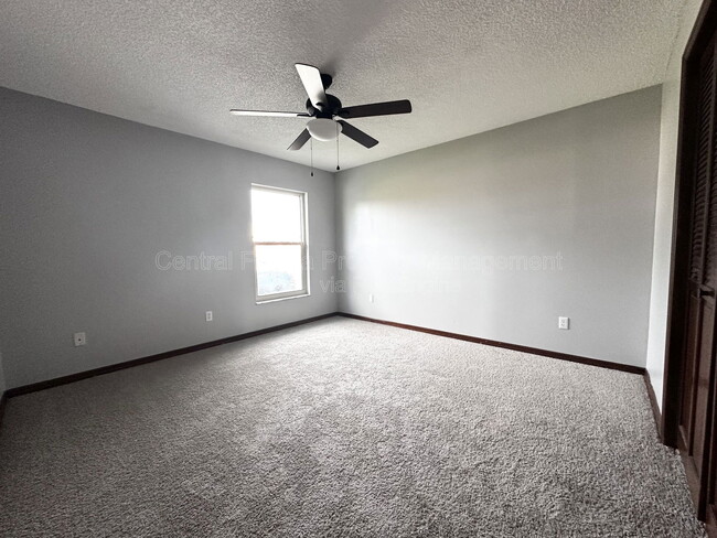 Building Photo - 947 N Atmore Cir