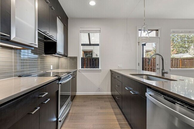 Building Photo - 3243 N Houghton St