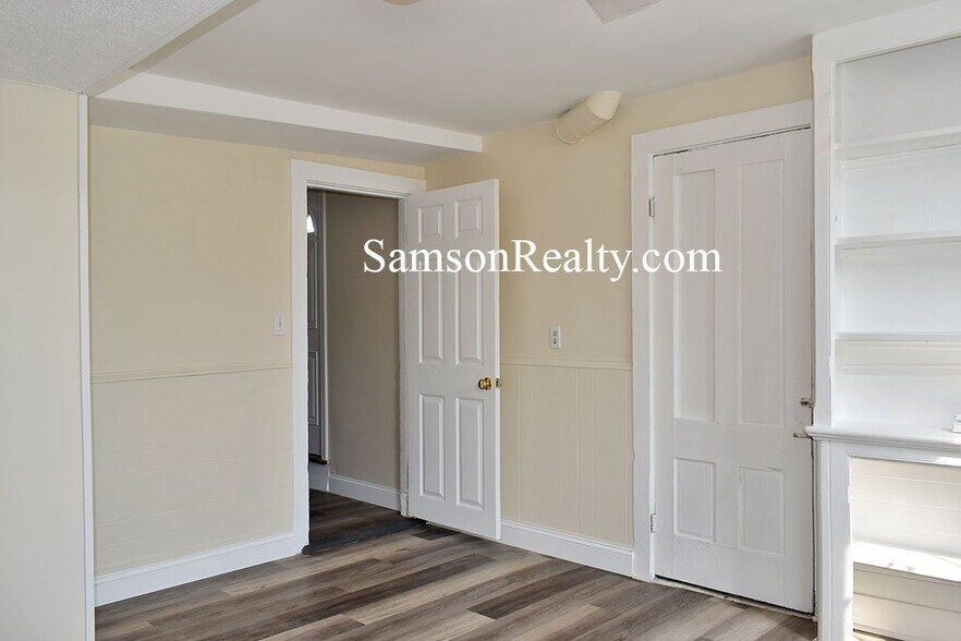 Building Photo - 298 Hope St