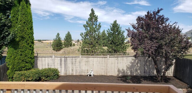 Building Photo - Charming Split-Level 3bed 2 bath Home in Medical Lake with Spacious Layout & Natural Light - Comi...