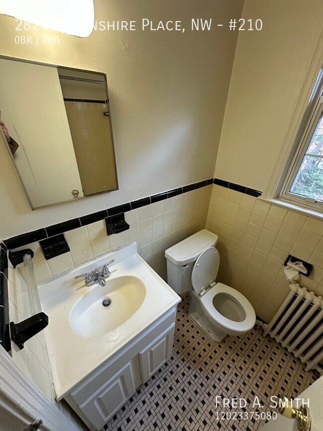 Building Photo - 2824 Devonshire Pl NW