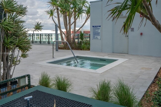 Building Photo - 1600 NE 1st Ave