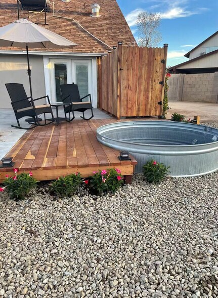 Building Photo - 3638 N 90th Ave