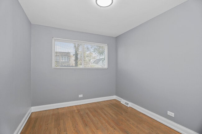 Building Photo - 7709 S Champlain Ave