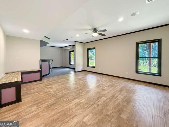 Building Photo - 8275 Majors Ridge Way