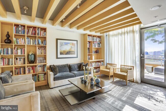 Building Photo - 475 K St NW