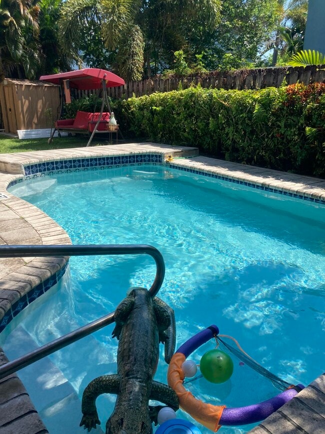 Building Photo - 3101 Florida Blvd