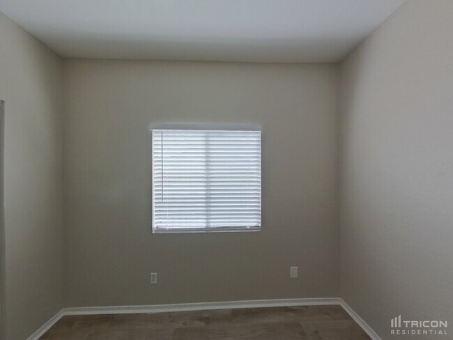 Building Photo - 9015 W Gibson Ln