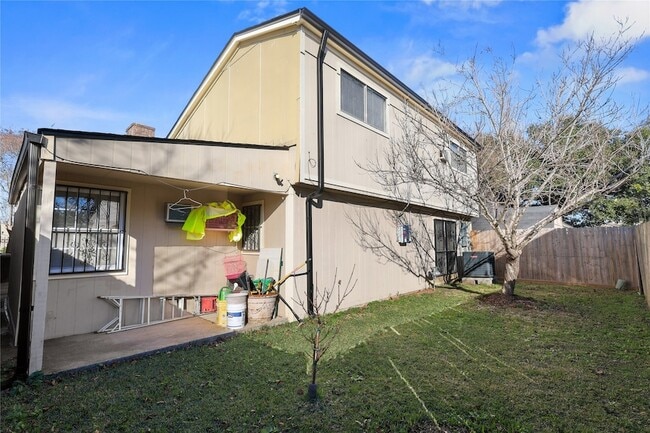 Building Photo - 4123 Yupon Ridge Dr