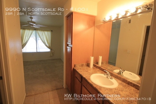 Building Photo - 9990 N Scottsdale Rd