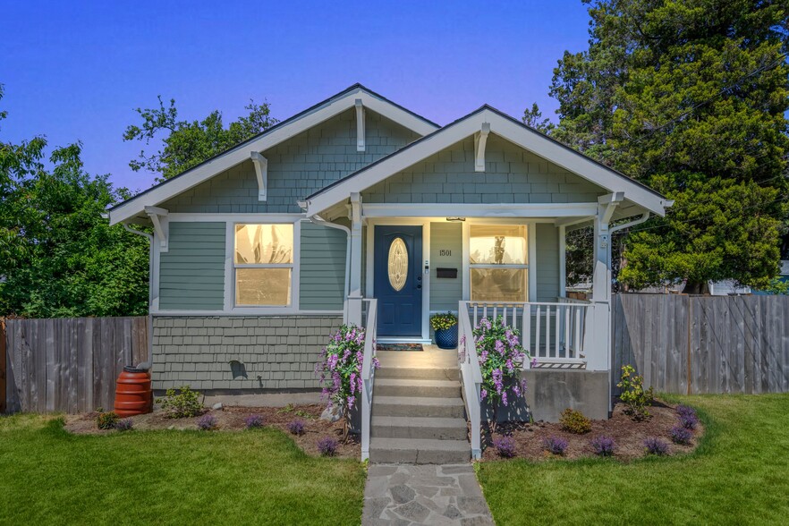 Charming craftsman remodeled - 1501 S 43rd St