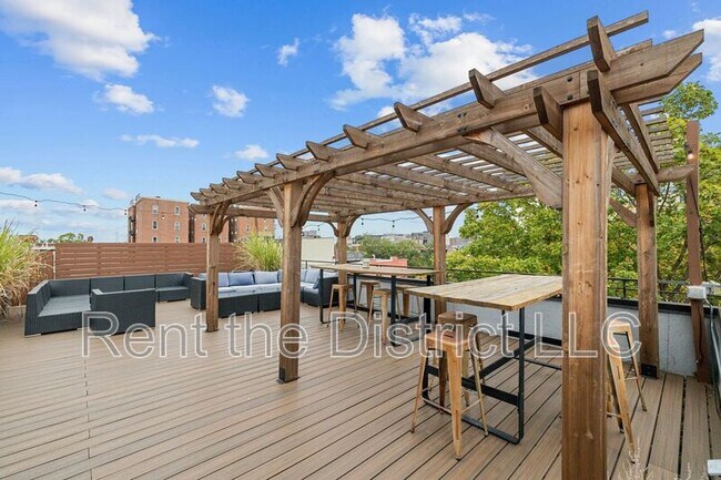 Building Photo - 1109 M St NW