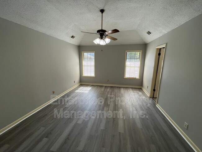 Building Photo - 5429 Craigmont Dr