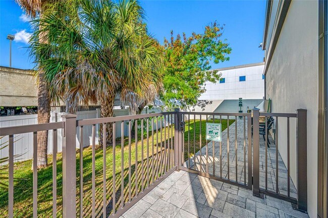 Building Photo - 3909 W Cleveland St