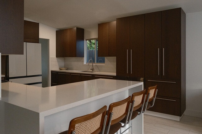 Building Photo - 53675 Avenida Martinez
