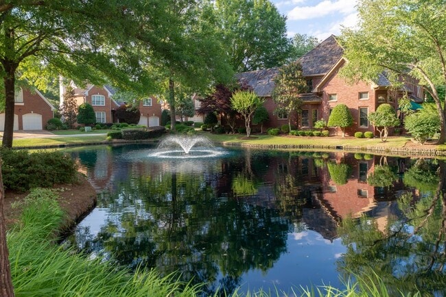 Building Photo - 3200 Brookside Dr