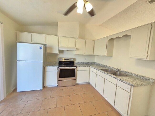 Building Photo - 2 Bed 1 Bath Spacious Apartment in Mesa