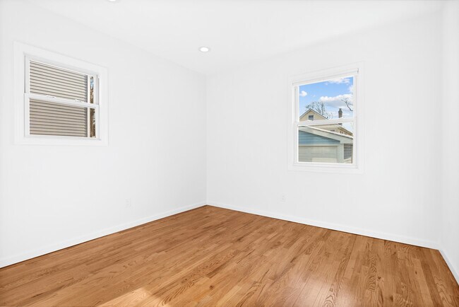 Building Photo - 43 Howe Ave