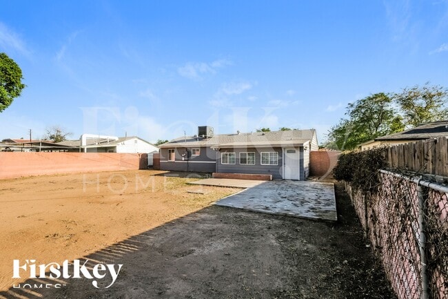 Building Photo - 1308 W Elm St