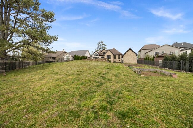 Building Photo - 4603B Lealand Ln