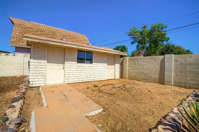 Building Photo - 4 Bedroom 3 Bathroom Single Family Home in...