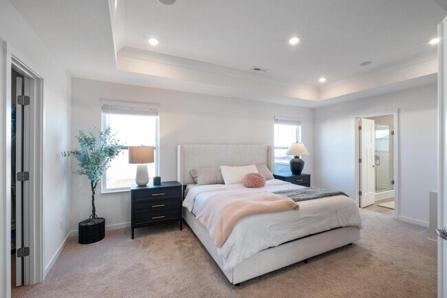 Building Photo - 484 Creekside Dr