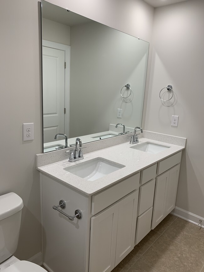 Guest Bath Dual-vanity - 4023 Armstrong Farm Dr