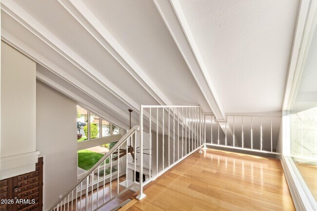 Building Photo - 5730 N Scottsdale Rd