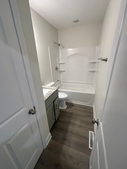 Building Photo - 1364 Bald Hill Loop